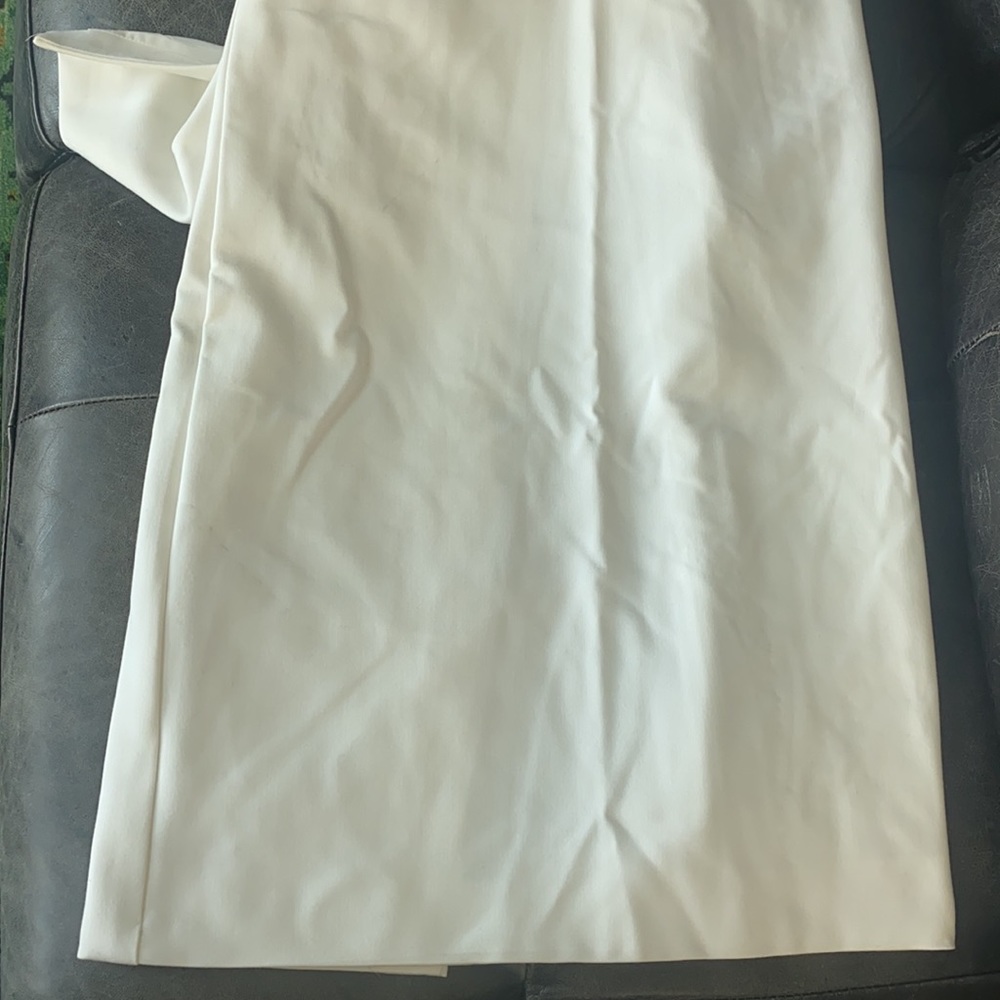 Likely Size 2 dress with pearls - Picture 6 of 7